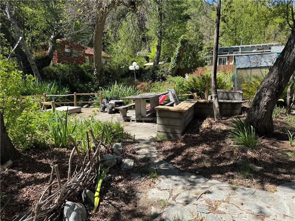 14043 Meadow Ln - Photo 5 of 7