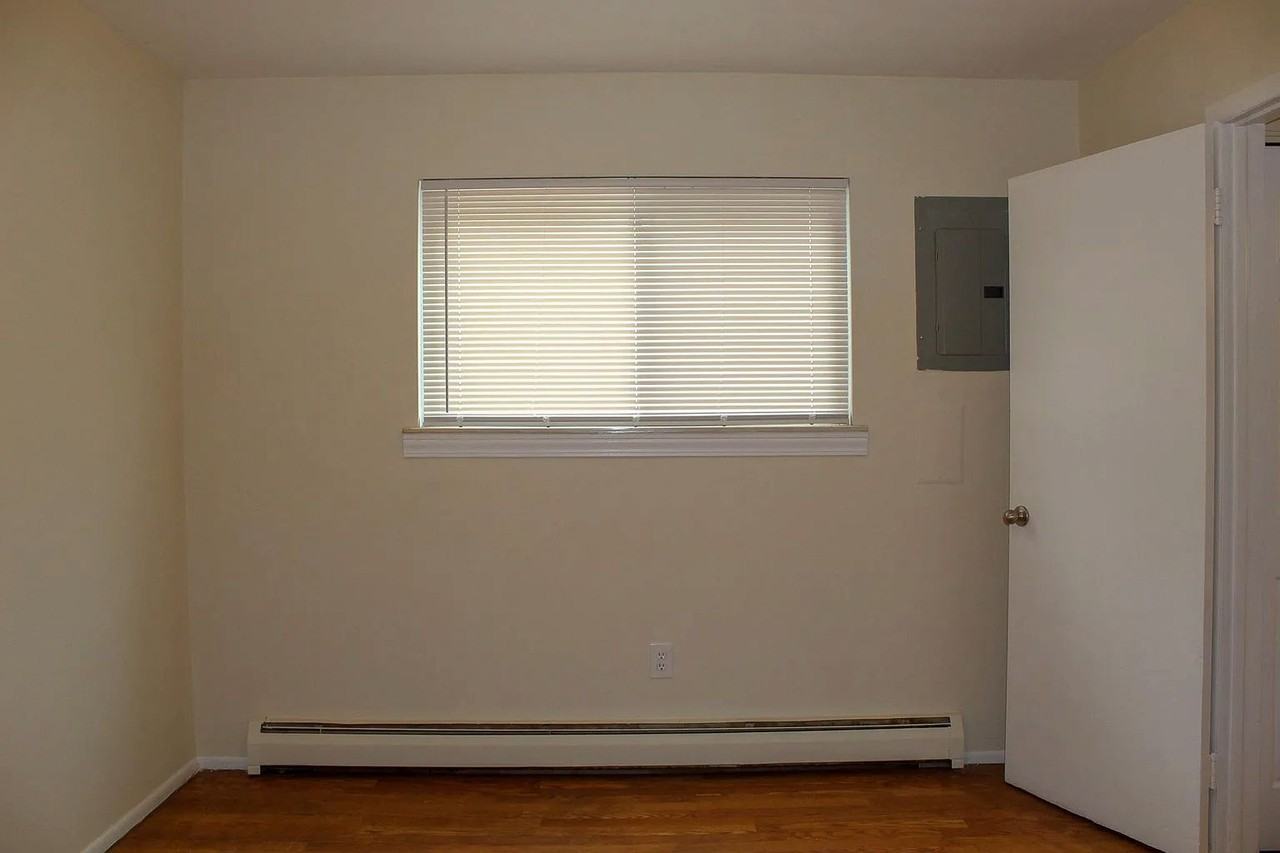 3508 13th St - Photo 5 of 8