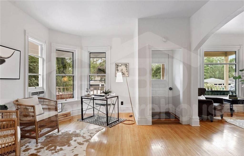 1004 6th St S - Photo 2 of 13