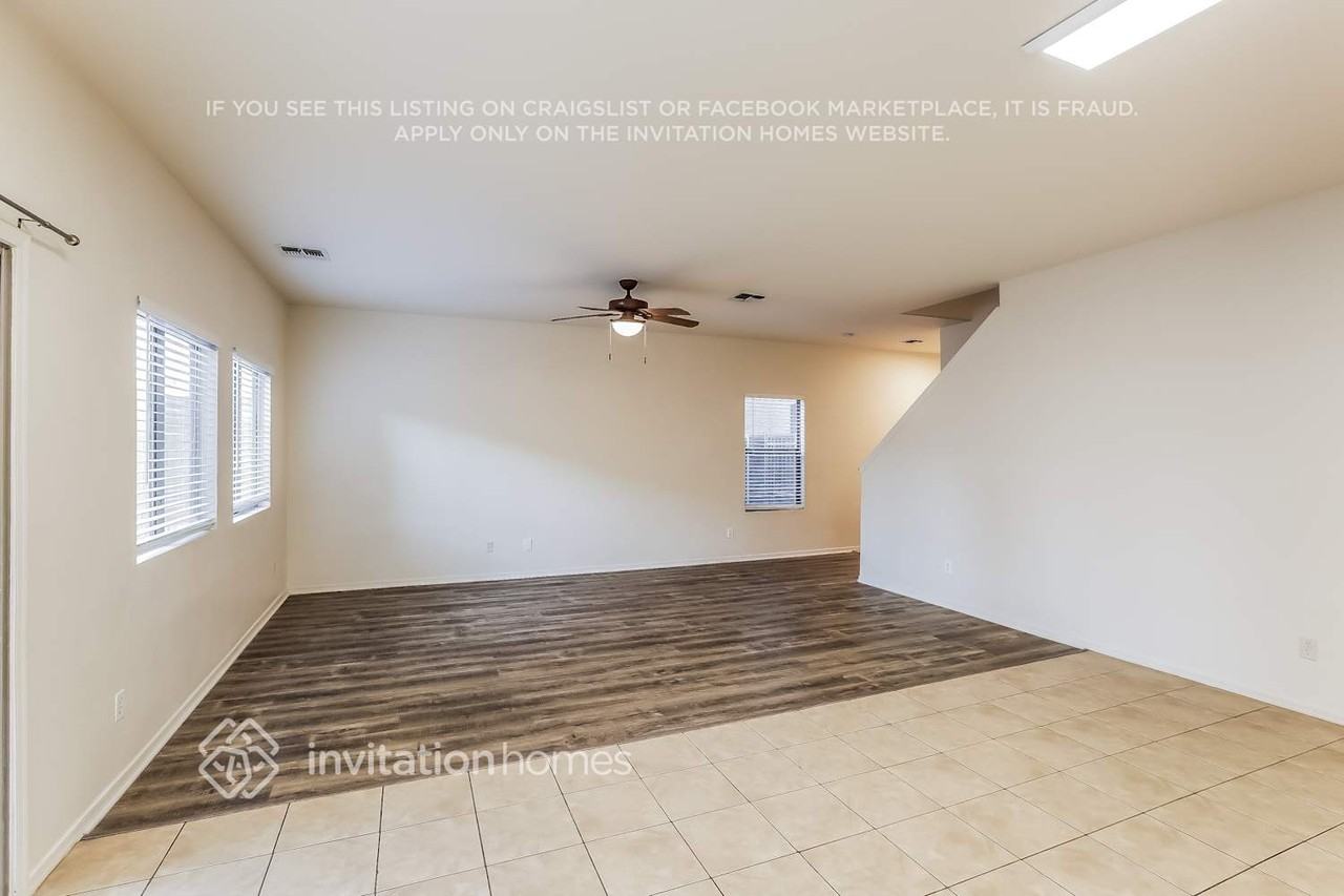 7031 W Lincoln St - Photo 5 of 15