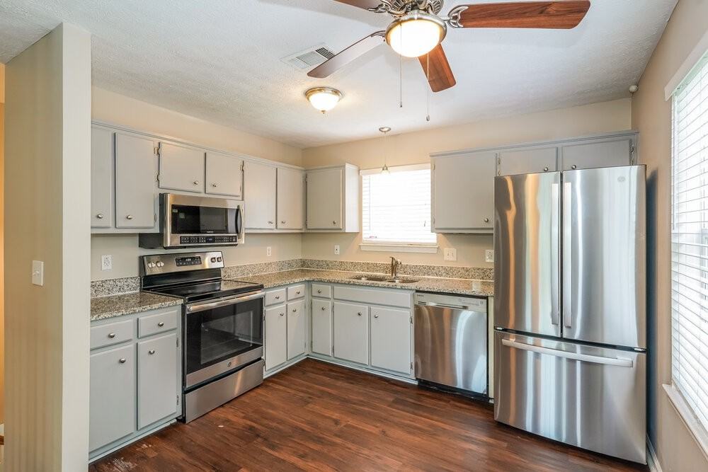 3209 Dockside Dr - Photo 7 of 17