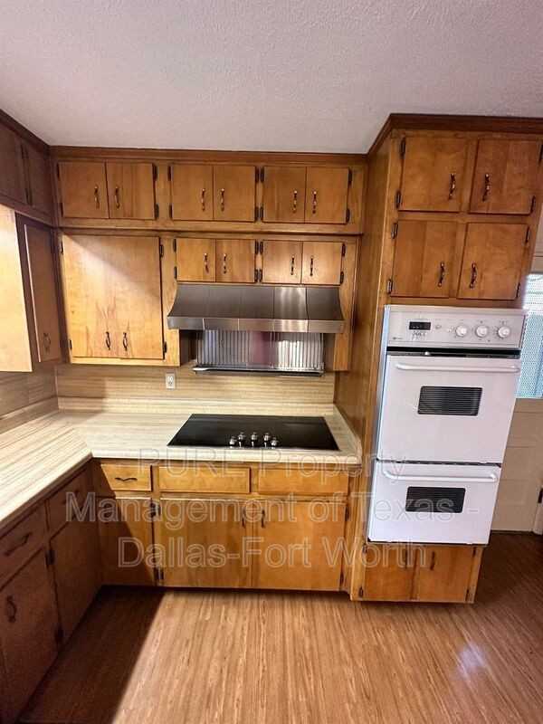 2113 Williams Pl - Photo 2 of 32