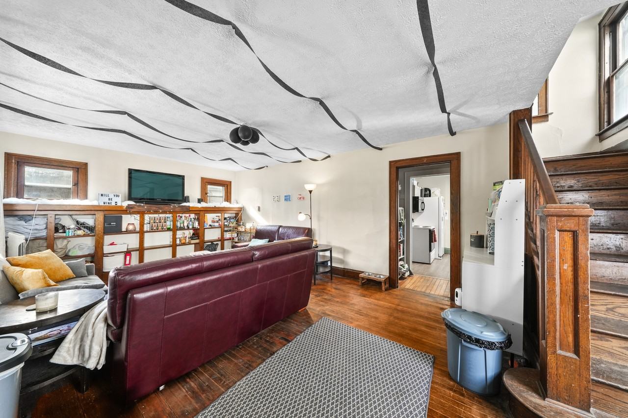 114 Linden St - Photo 3 of 50