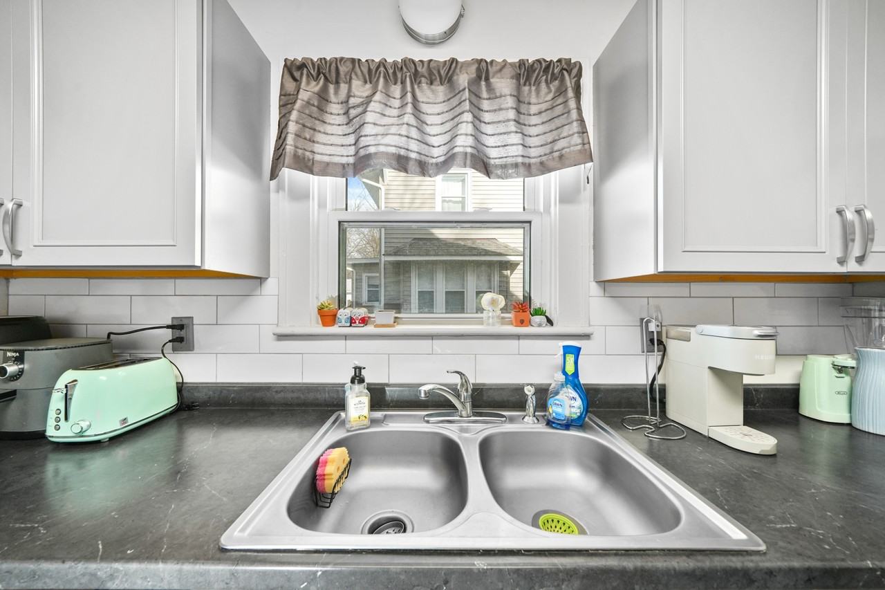 114 Linden St - Photo 7 of 50