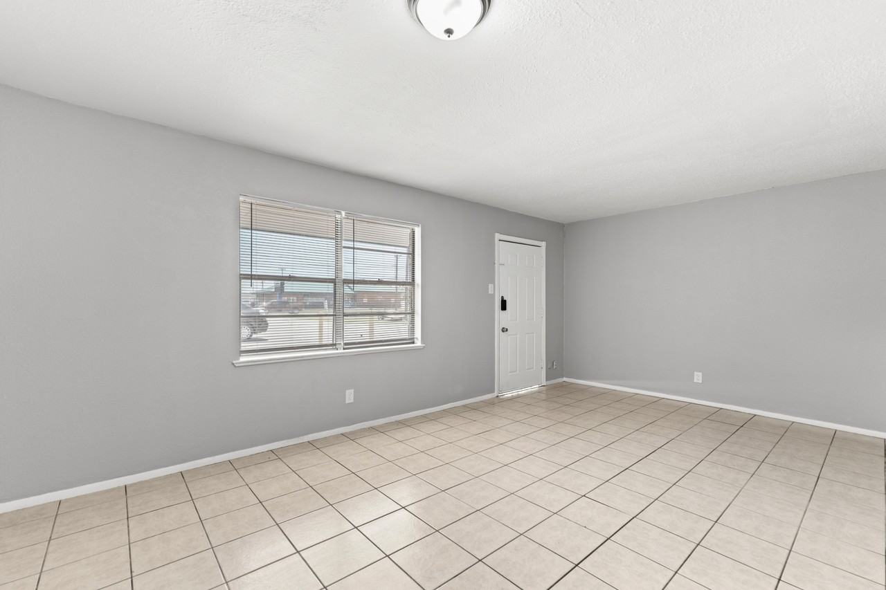 500 East Craven Avenue - Photo 5 of 10