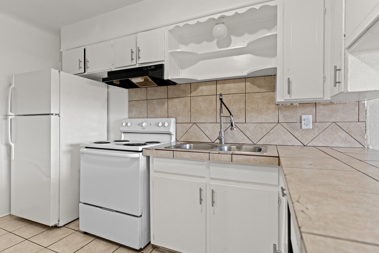 500 East Craven Avenue - Photo 6 of 10