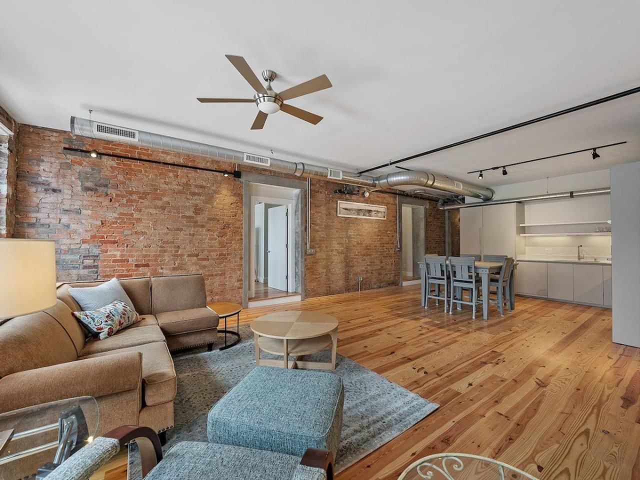 111 West Elder Street - Photo 4 of 50