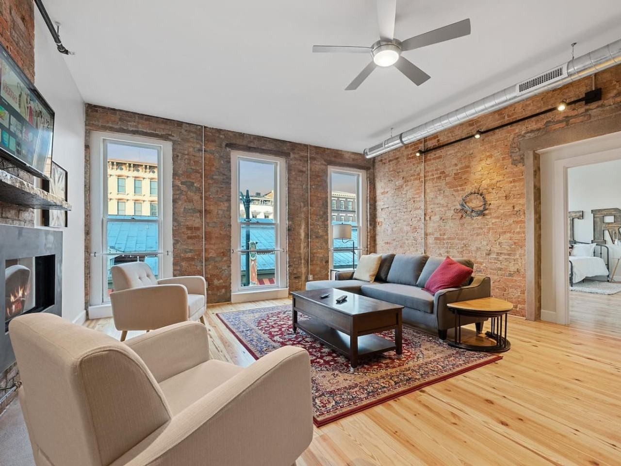 111 West Elder Street - Photo 2 of 104