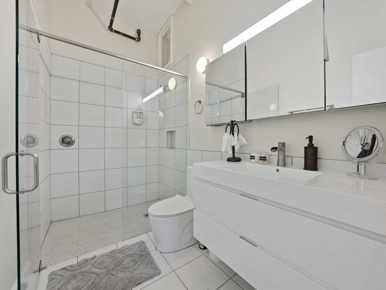 111 West Elder Street - Photo 7 of 104