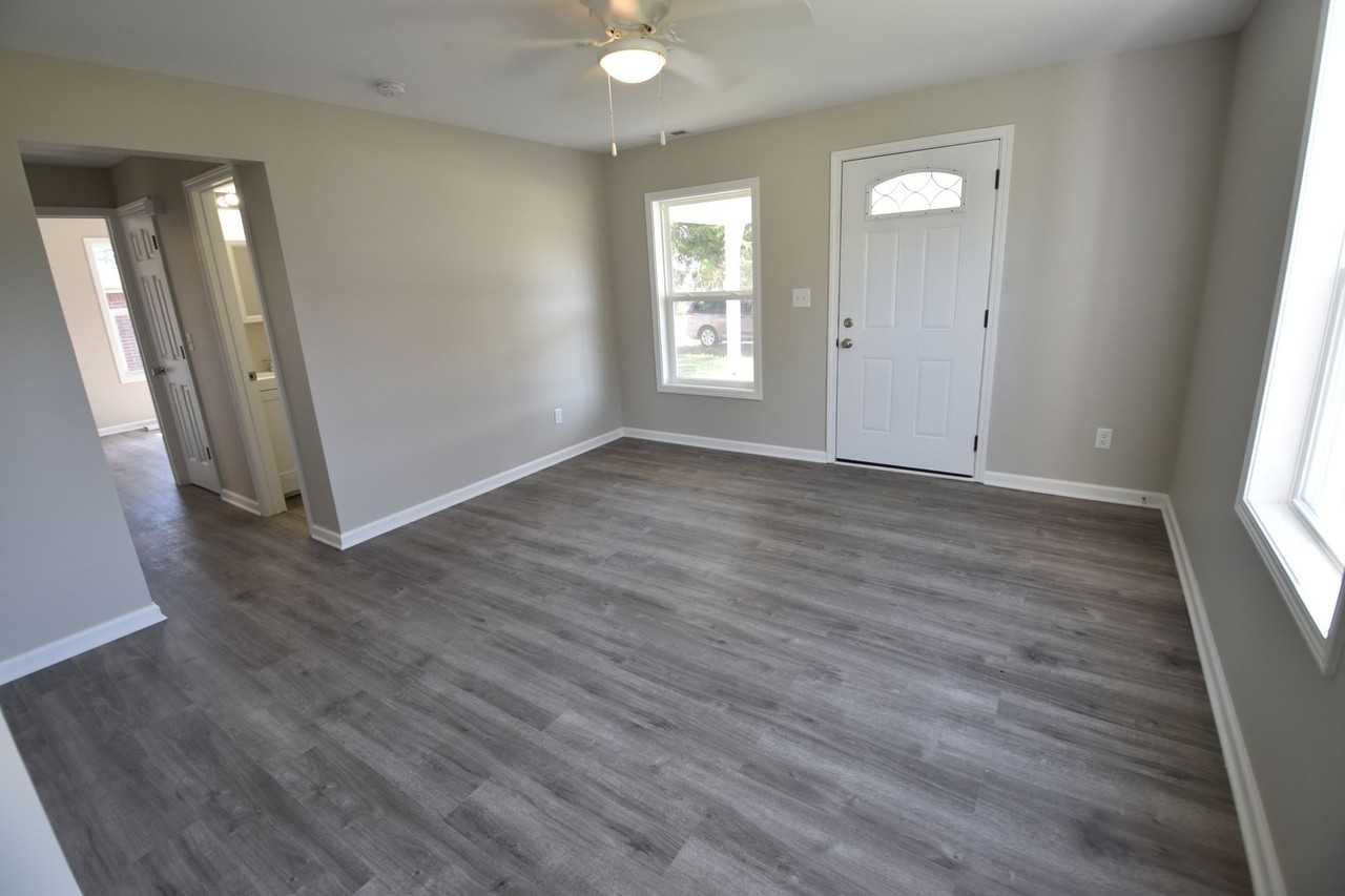 432 Baldwin St - Photo 4 of 13