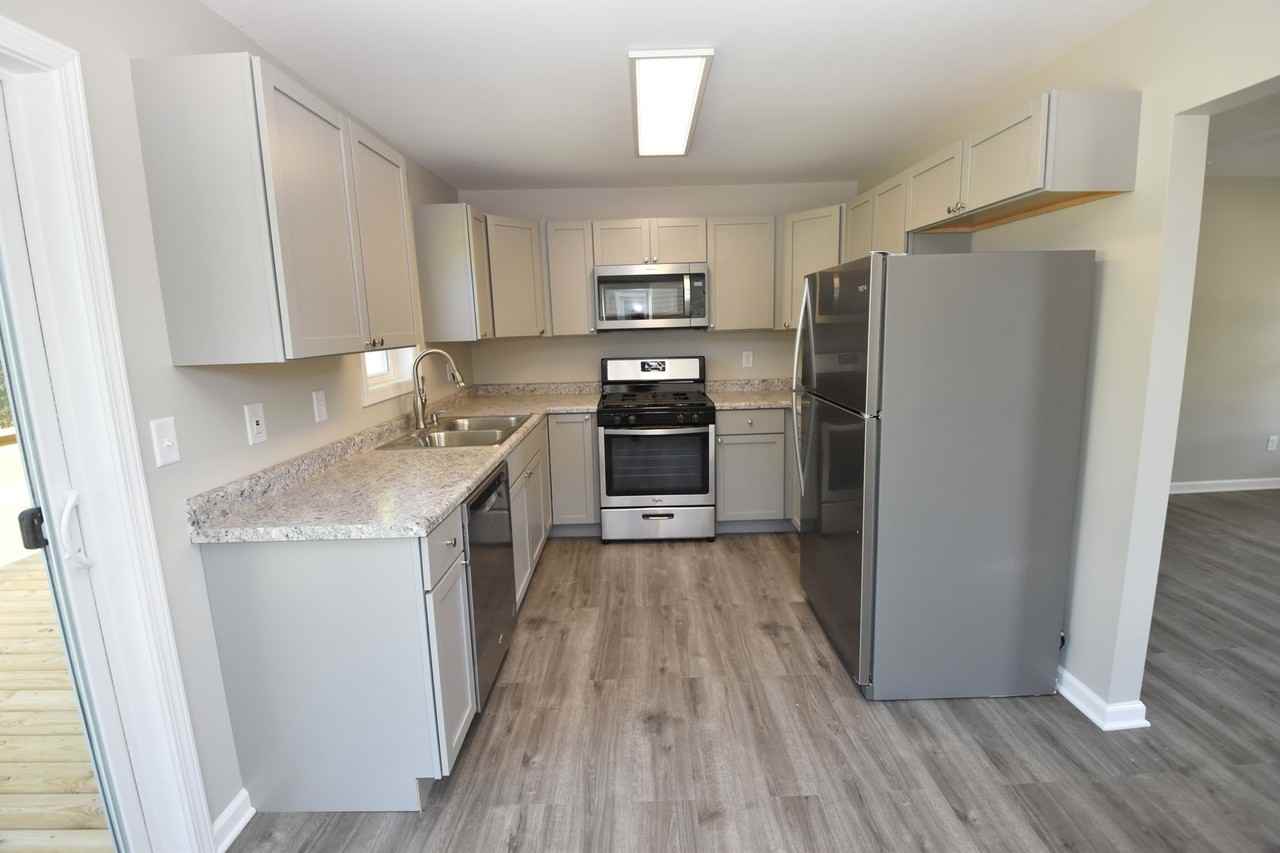 432 Baldwin St - Photo 5 of 13