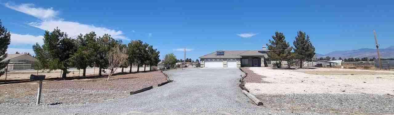 2110 E Fuchsia St - Photo 2 of 50