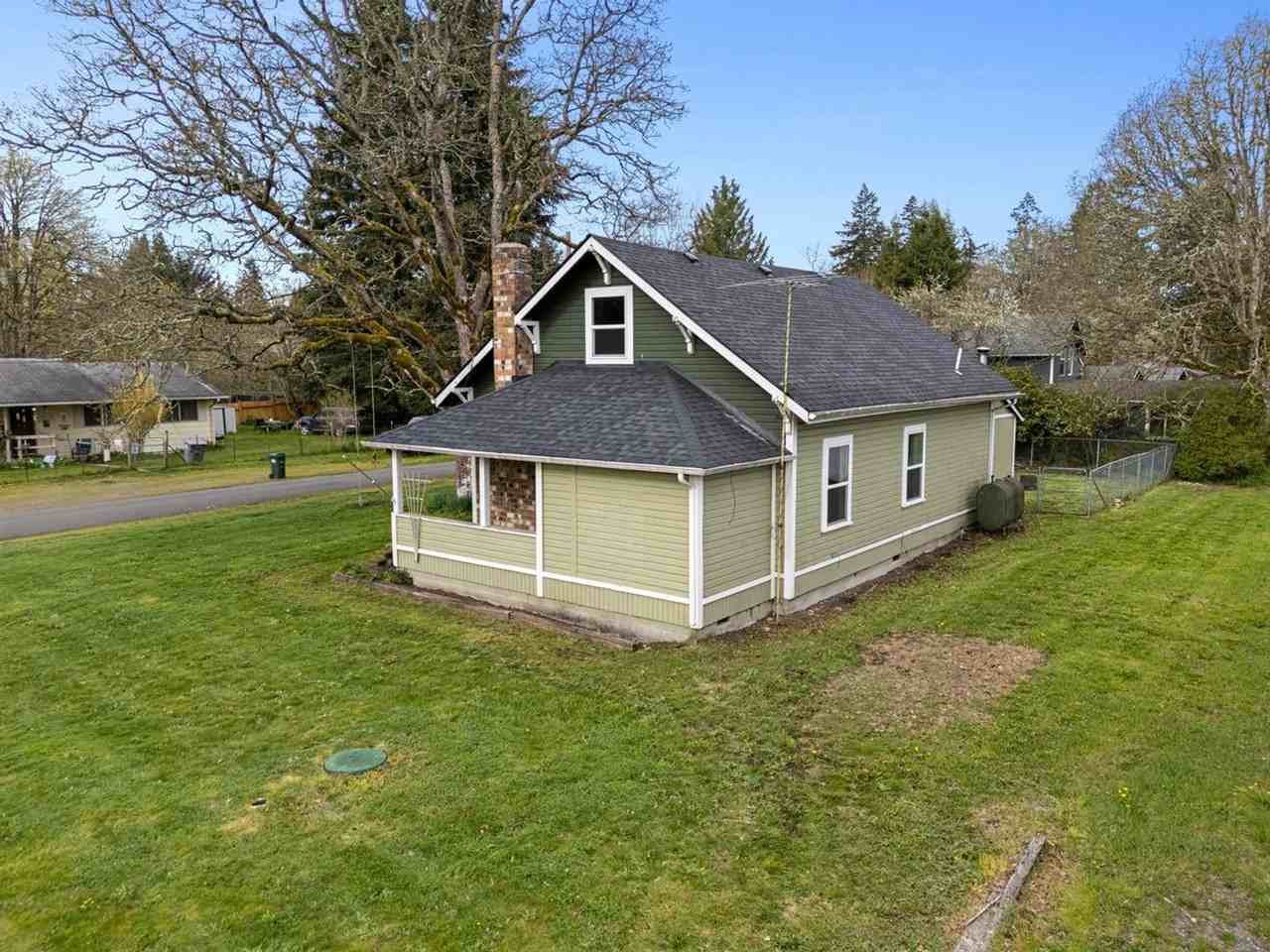 306 3rd St W - Photo 3 of 32