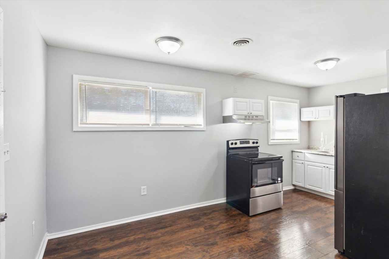 1535 E 31st St - Photo 6 of 14