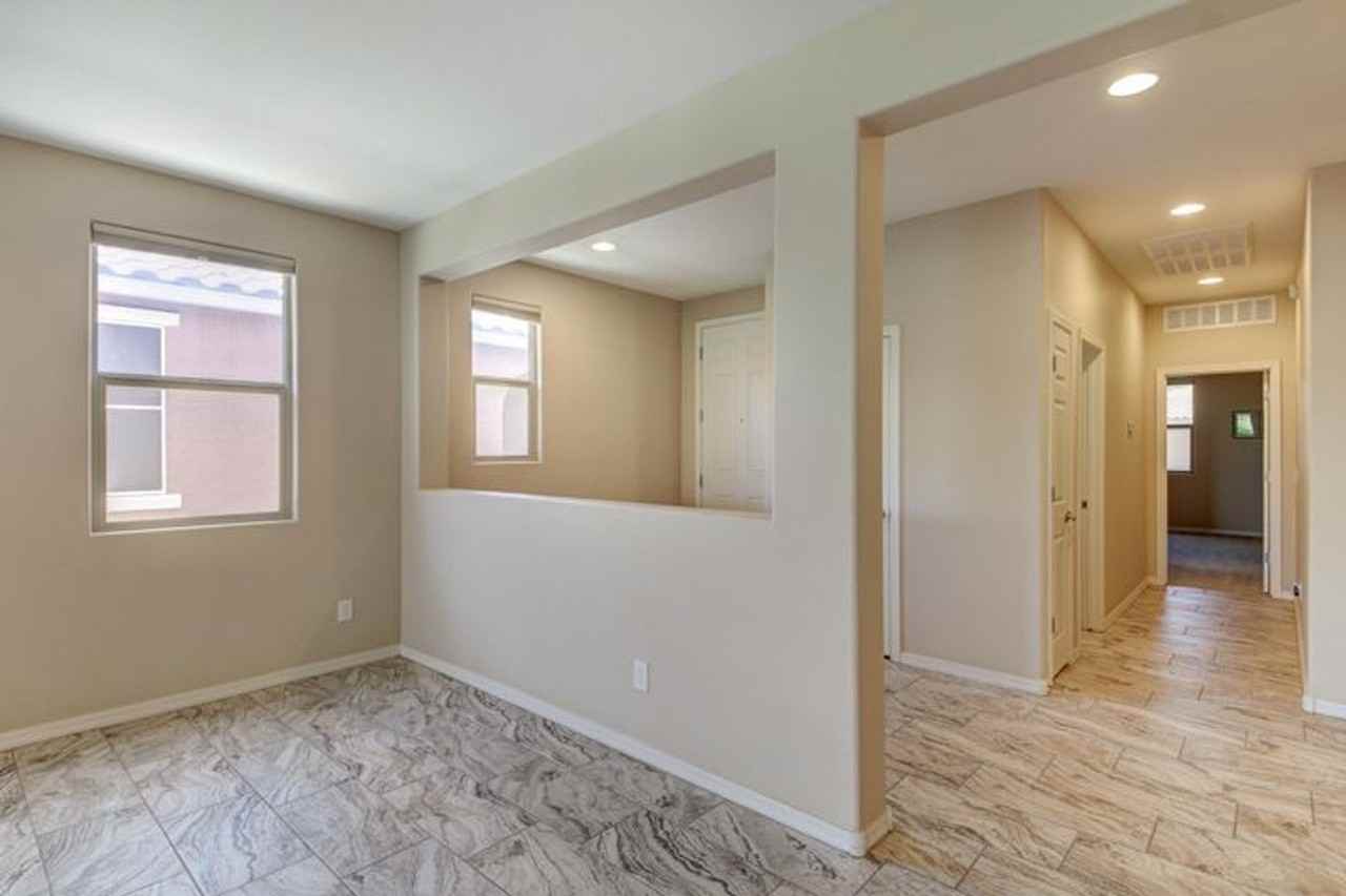 40876 W Tamara Ln - Photo 5 of 42