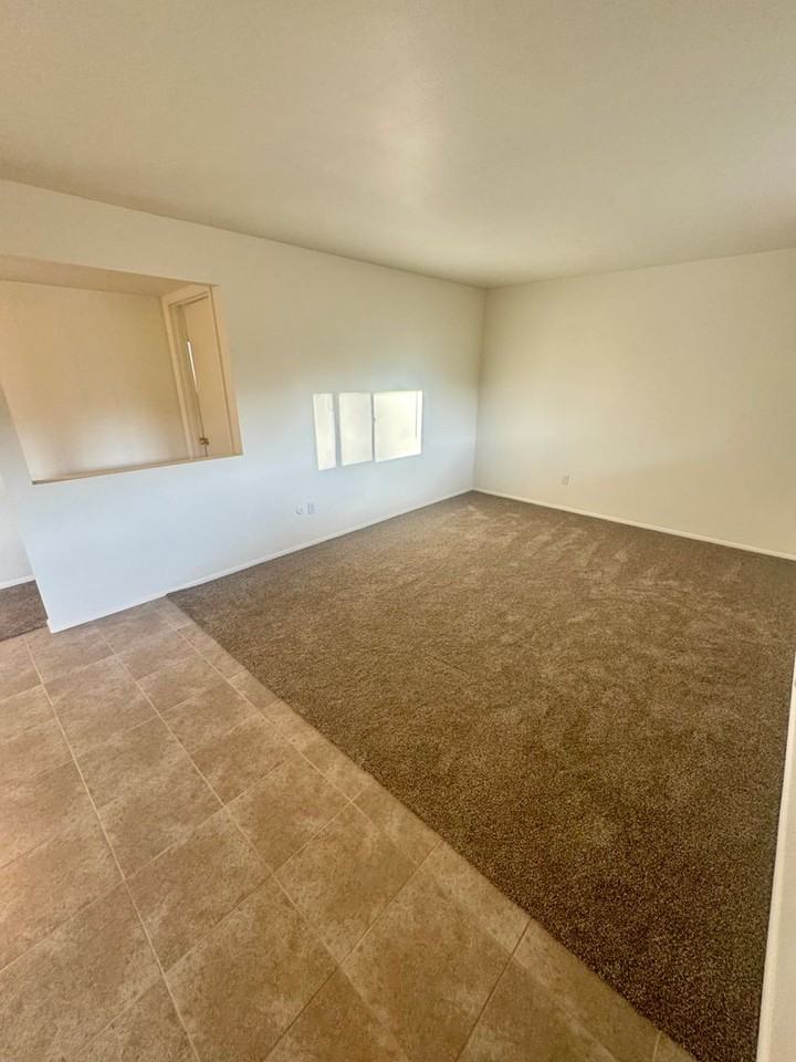 2625 N Chestnut St - Photo 3 of 26