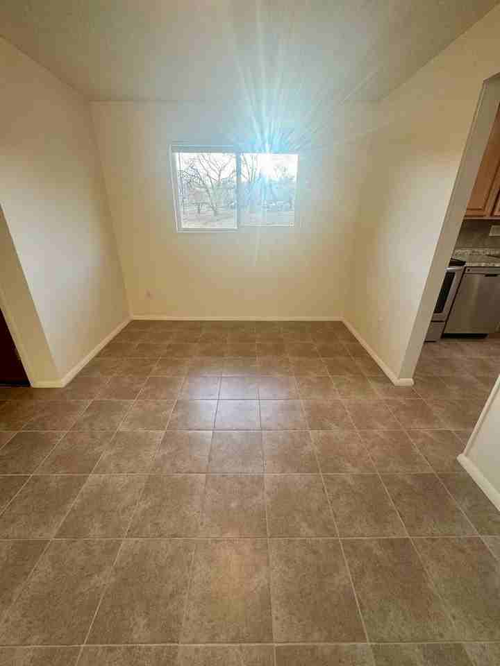 2625 N Chestnut St - Photo 6 of 26