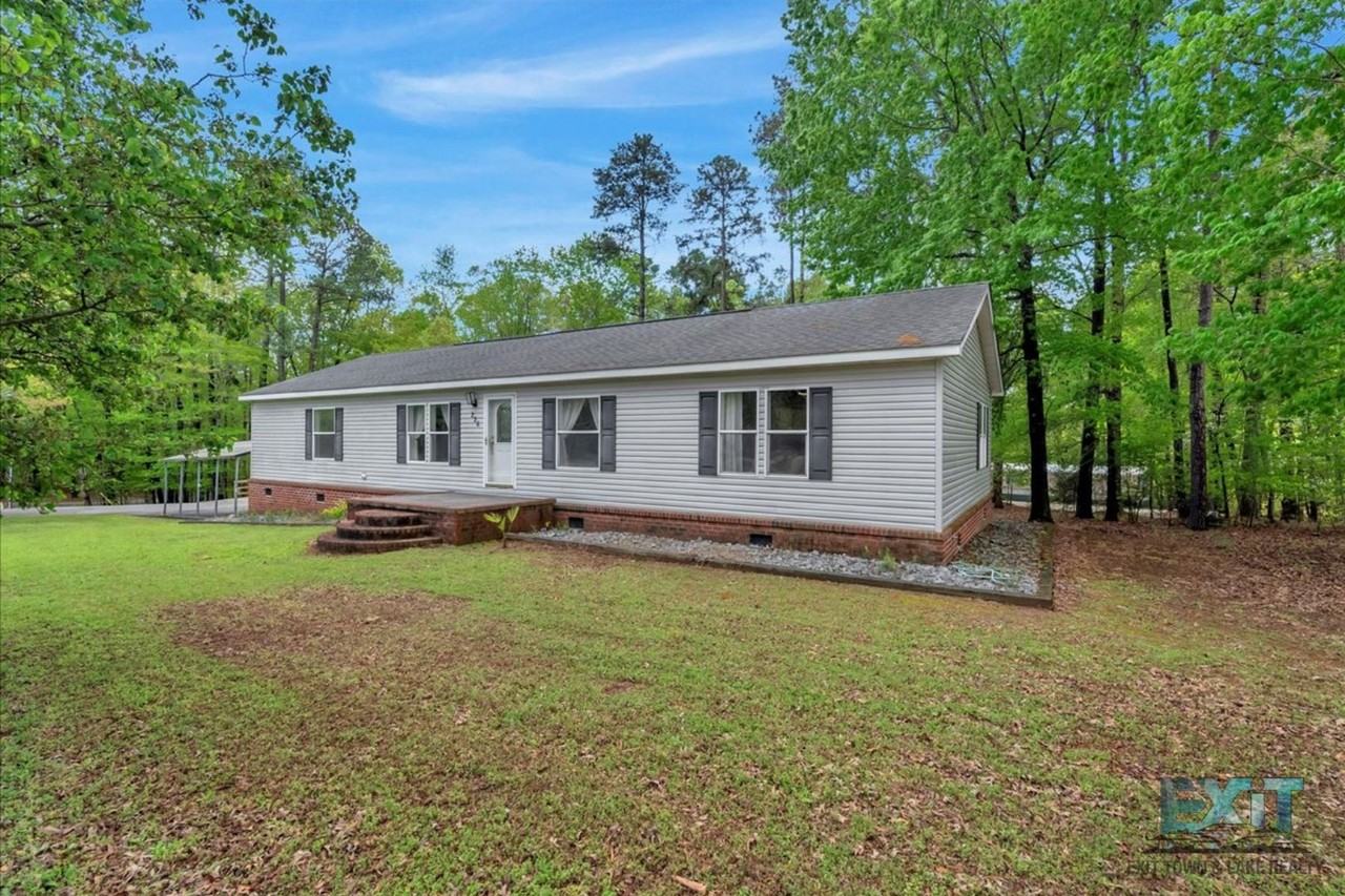 226 Wildwood Cir - Photo 2 of 33