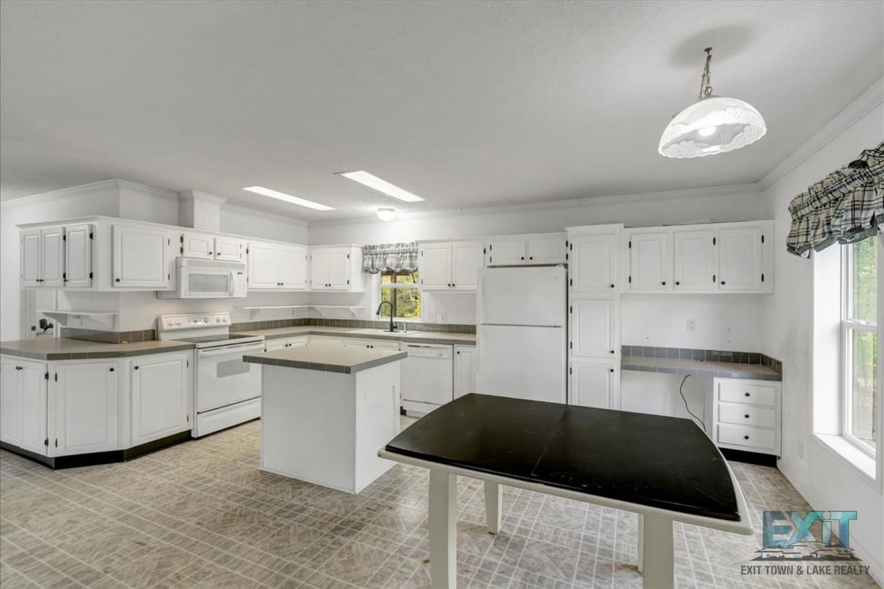 226 Wildwood Cir - Photo 7 of 33