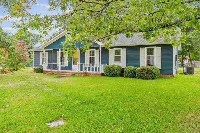 210 Stillwood Dr - Photo 2 of 24