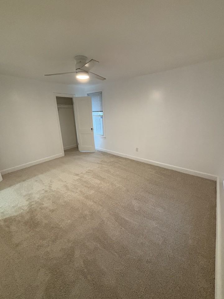 4411 1st Pl Ne #8 - Photo 4 of 15