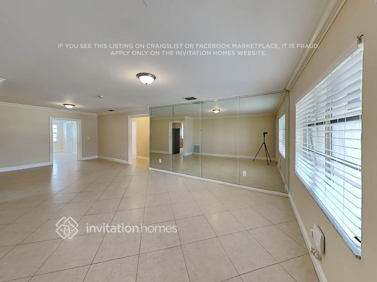 10825 Jennifer Ln - Photo 3 of 26