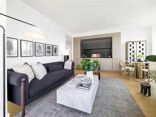 Eagle St #1-3310 - Photo 3 of 20