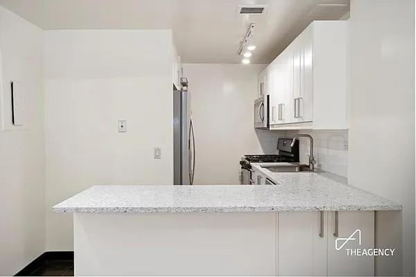 W 61st St #11A - Photo 2 of 10