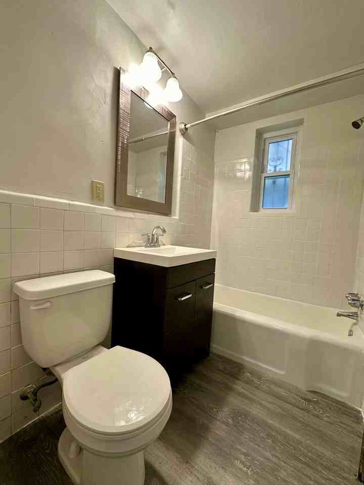 5927wal - Photo 4 of 26