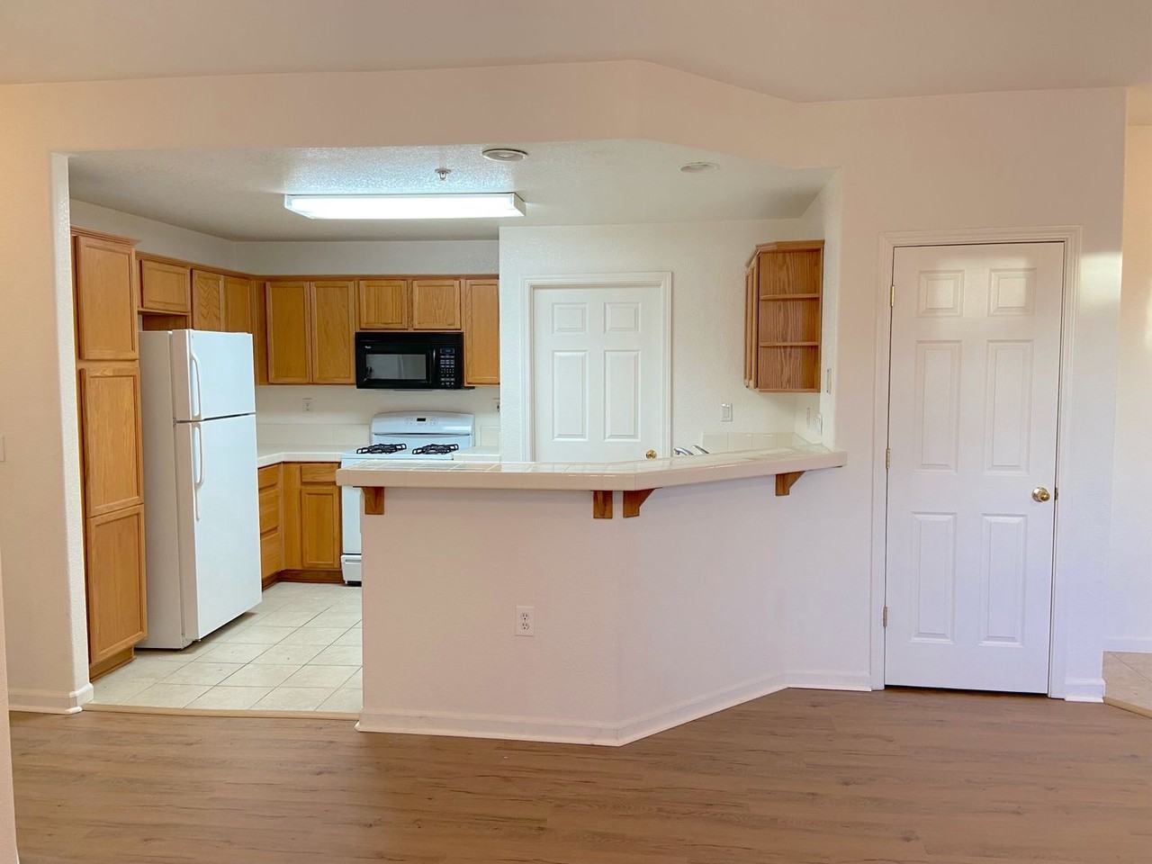 6060 Ingleston Dr #1211 - Photo 5 of 25