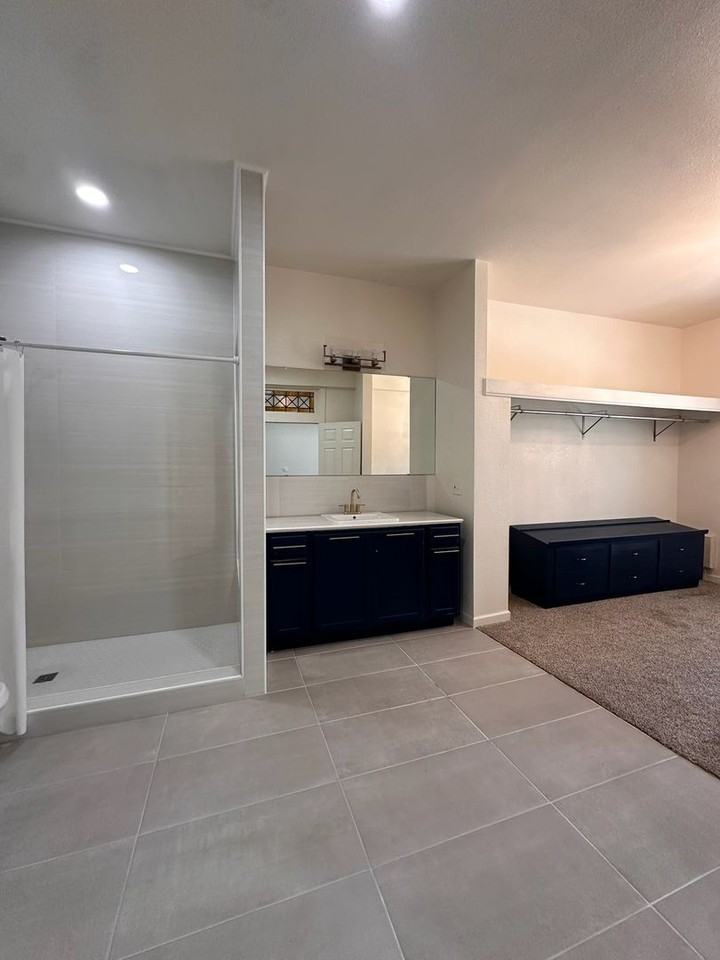 108 E Lee St - Photo 6 of 20