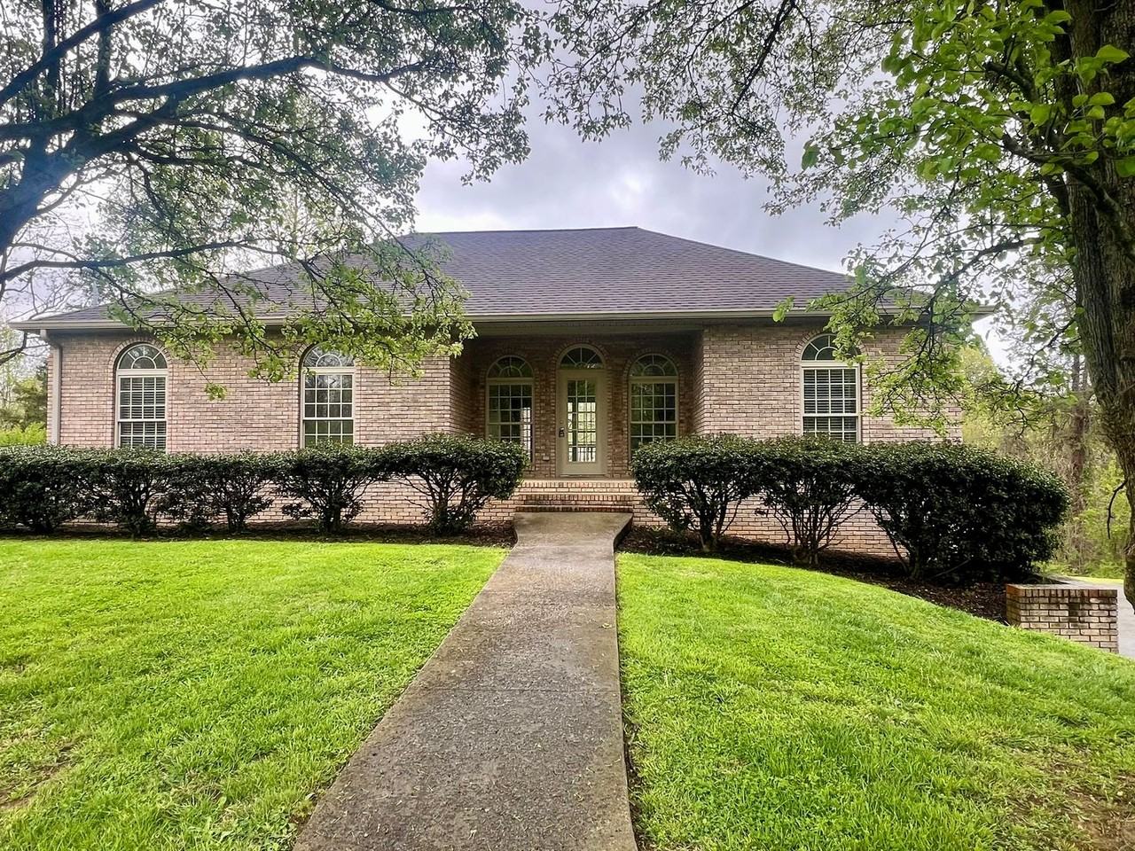 1212 Ridgewood Ct