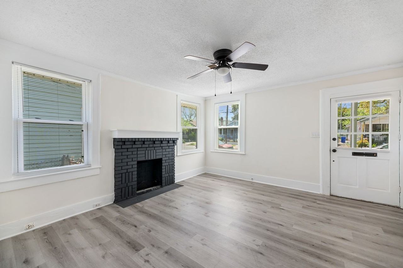 16 Gordon St - Photo 2 of 18