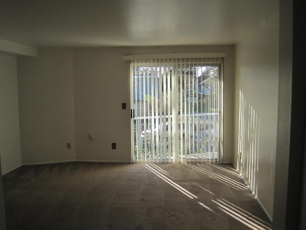 9010 Henderson Pl Sw - Photo 3 of 12