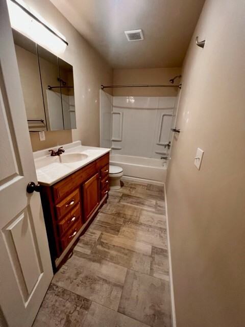 213 Locust St #1 - Photo 5 of 11