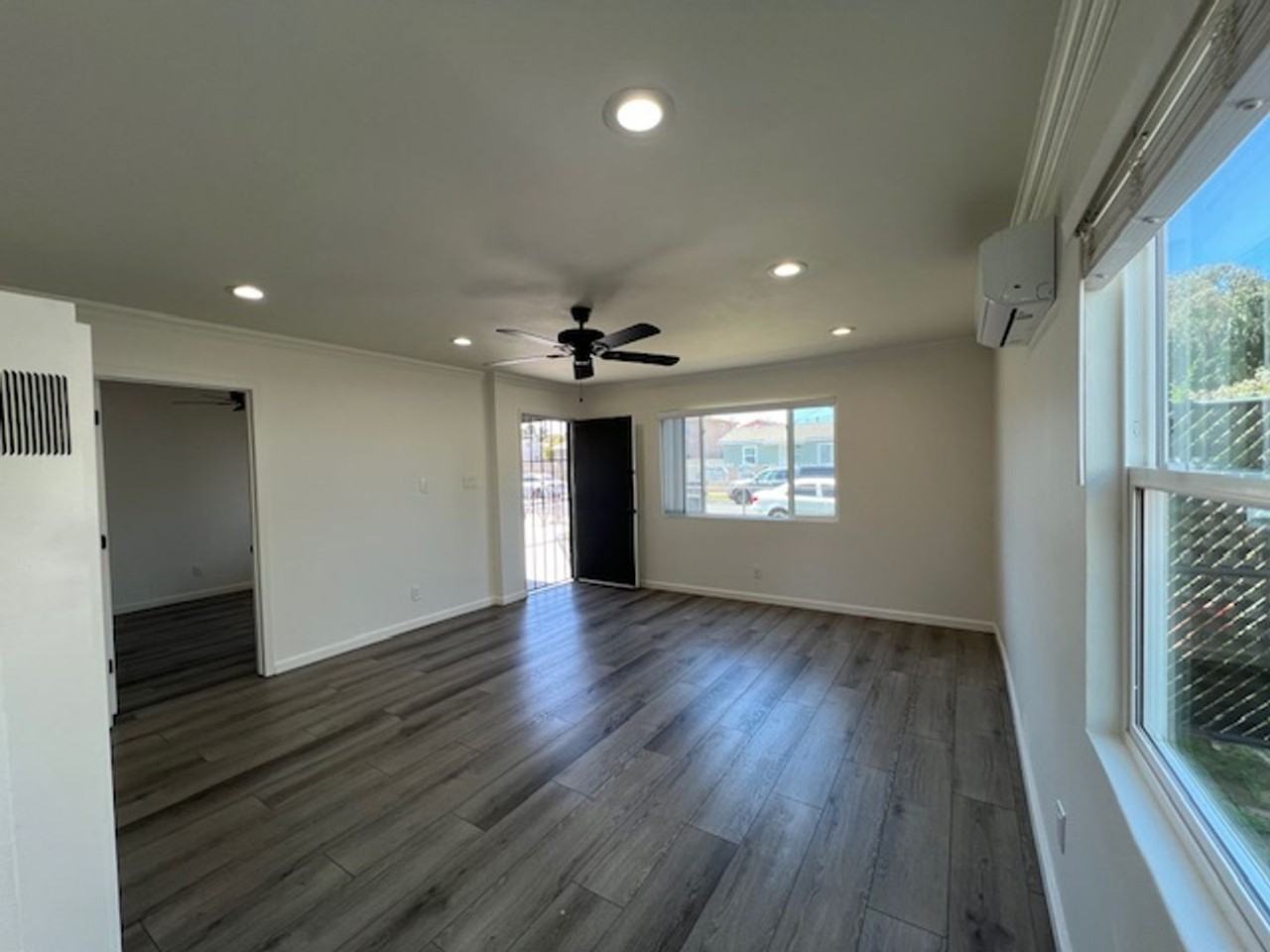 22306 Elaine Ave - Photo 3 of 10