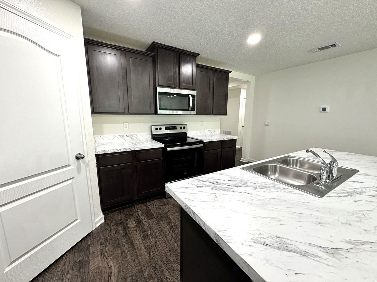 3268 Lawton Pl - Photo 5 of 19