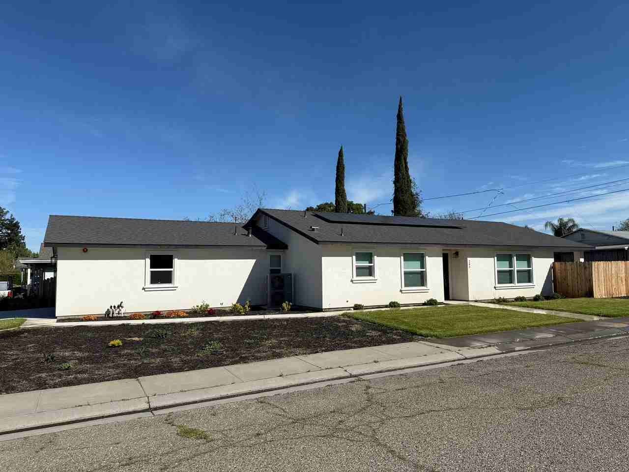 243 Quiet St - Photo 2 of 45