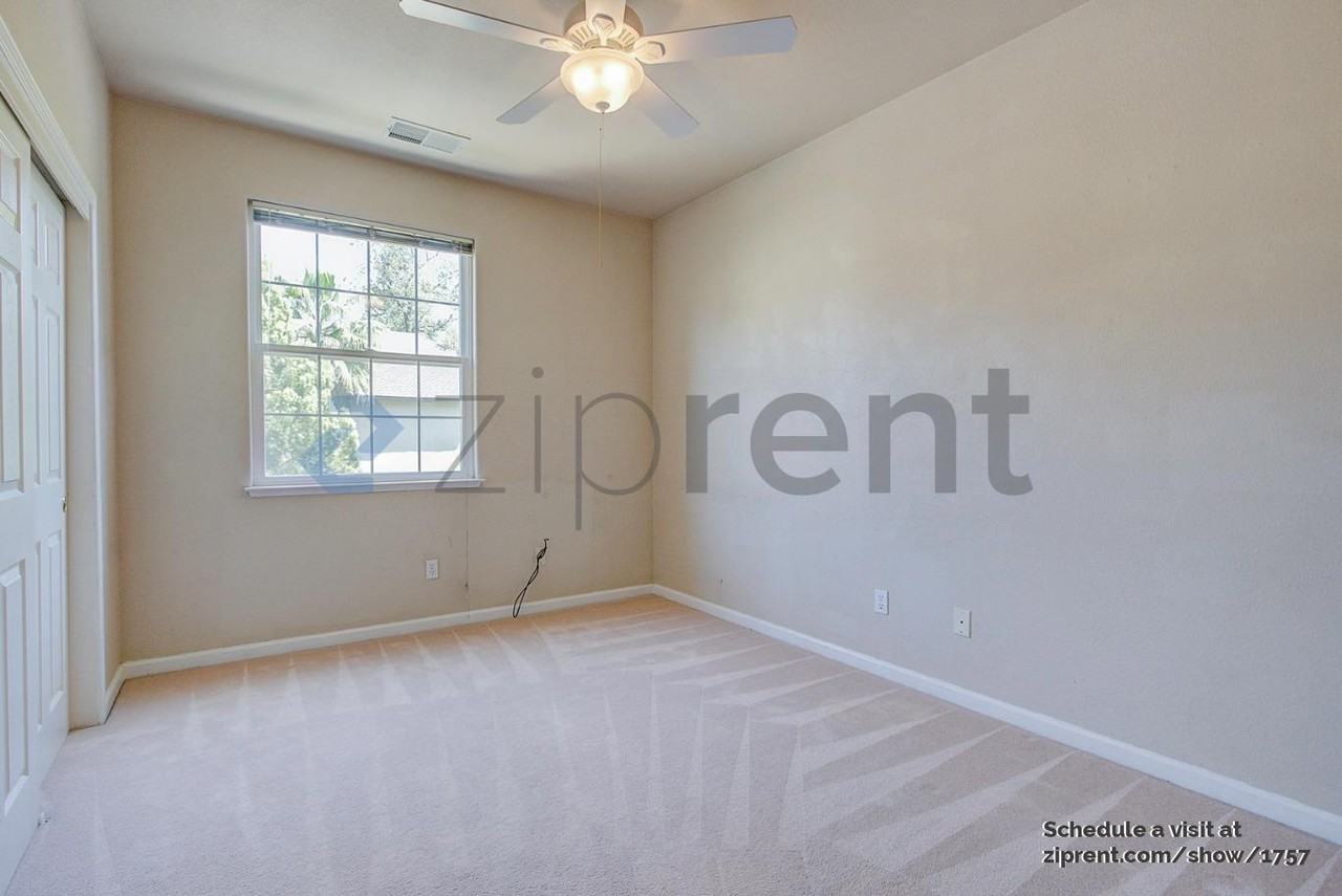 4923 Windsor Village Ln - Photo 3 of 20