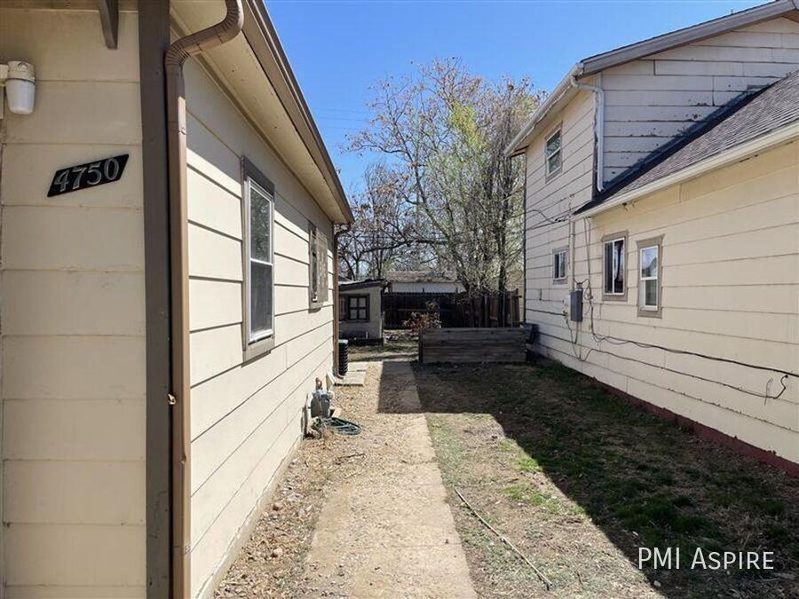 4750 Gaylord St - Photo 2 of 16