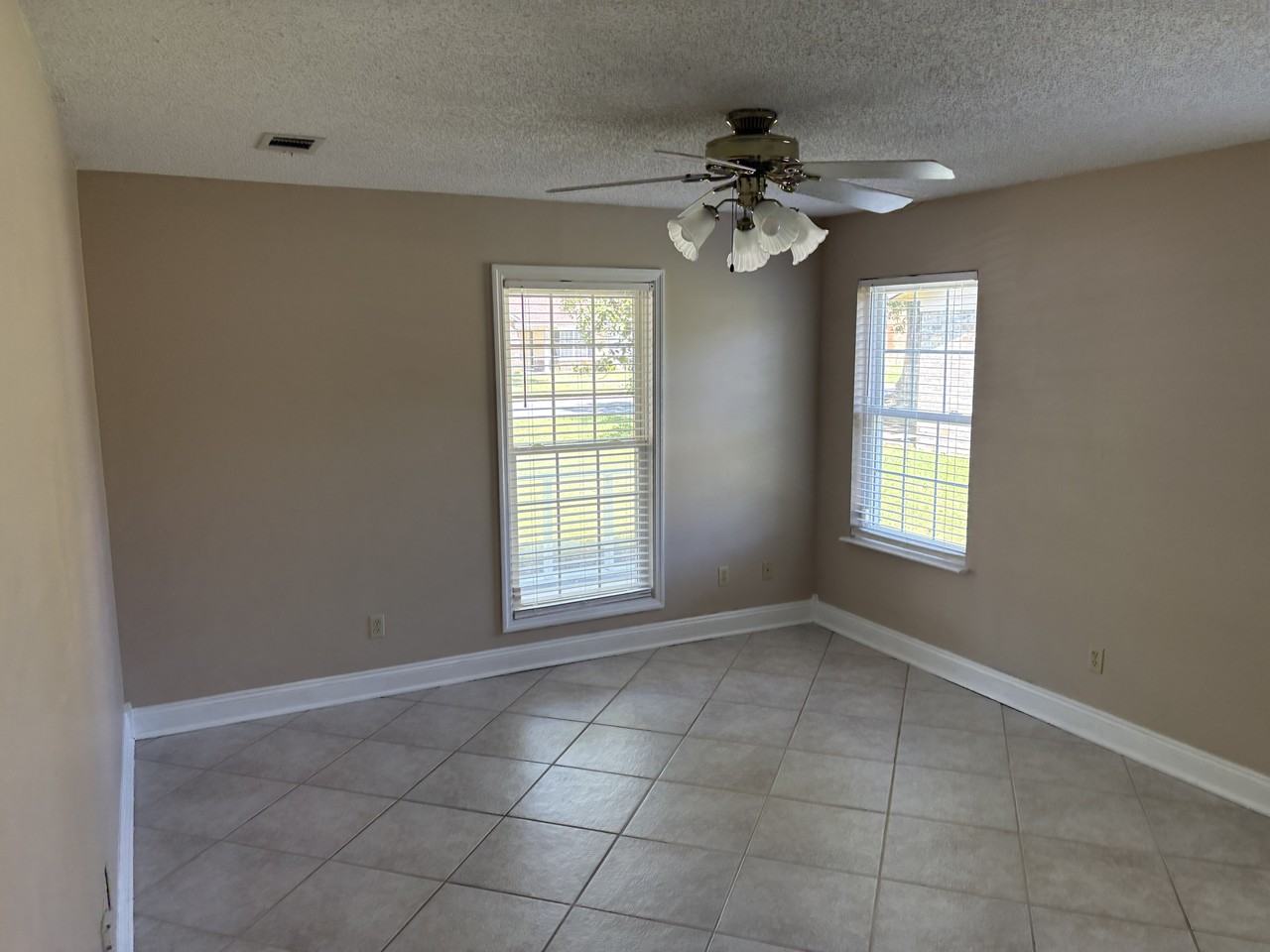 6813 Oakhurst Dr #NA - Photo 4 of 14