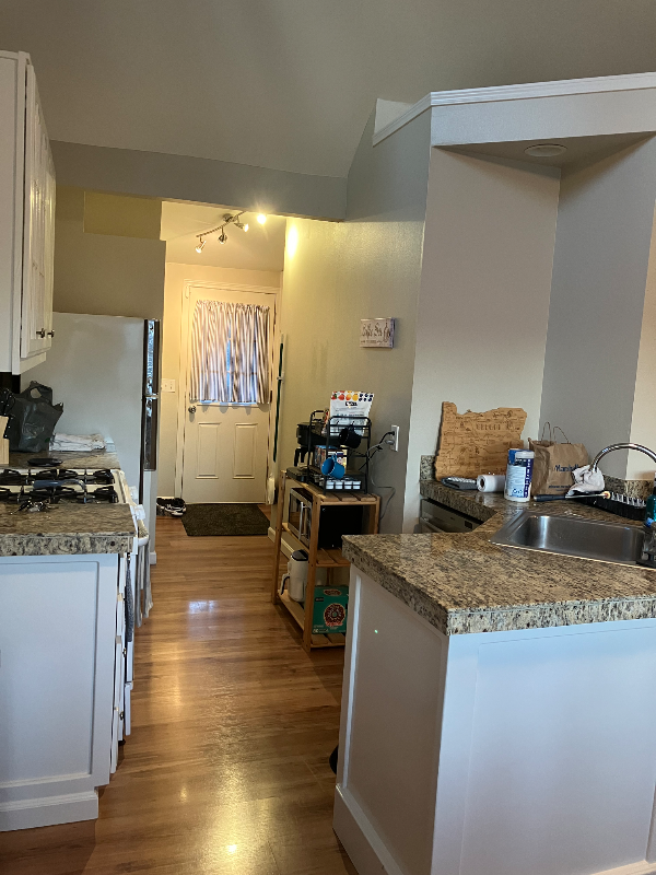 5515 North Syracuse Rm #2 - Photo 4 of 20