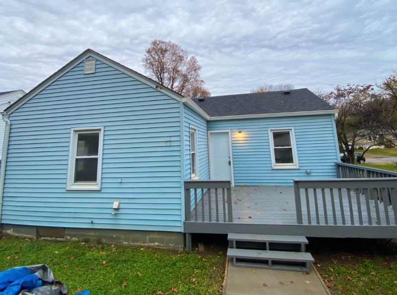 1520 Mckay Ave - Photo 2 of 10