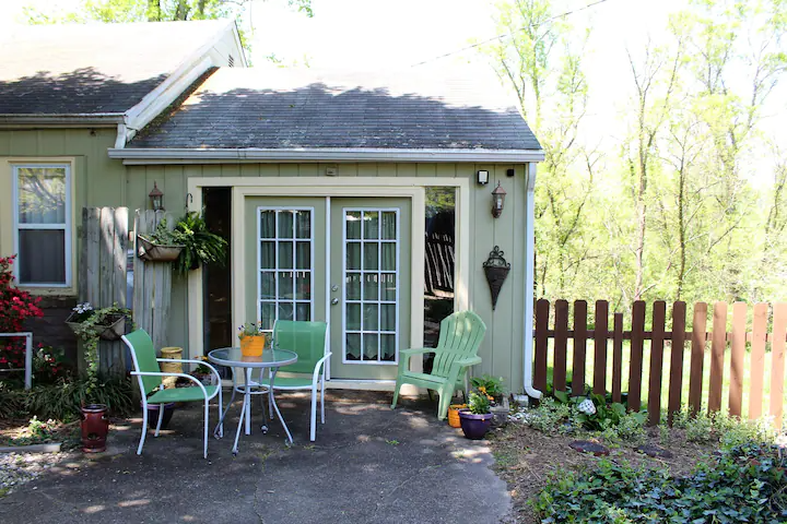 49 Evergreen Ave #B - Photo 5 of 11