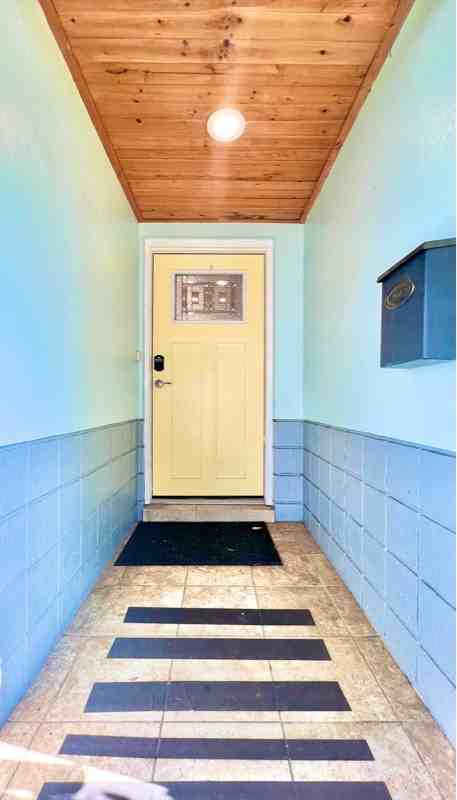 2827 29th Ave N - Photo 3 of 20
