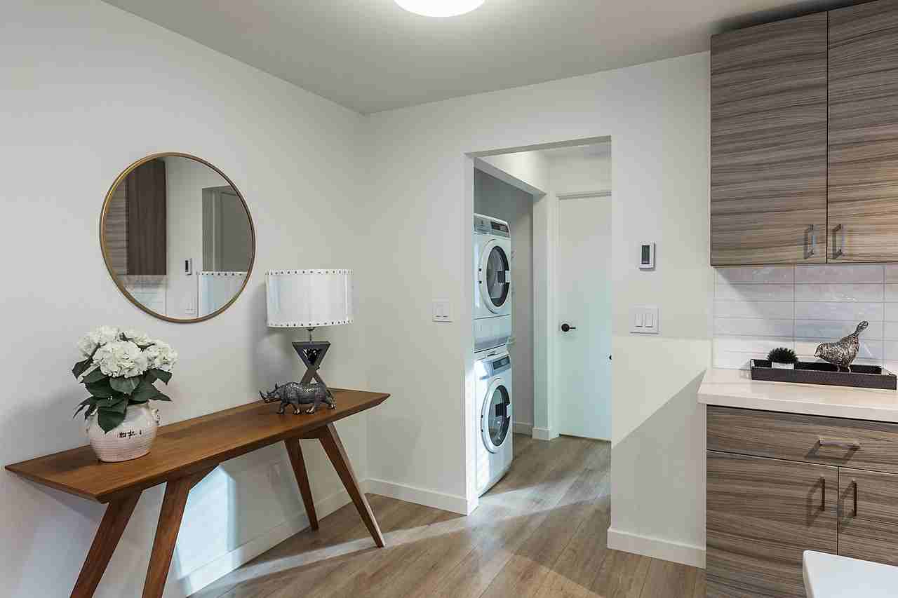129 5th Ave NW - Photo 4 of 11