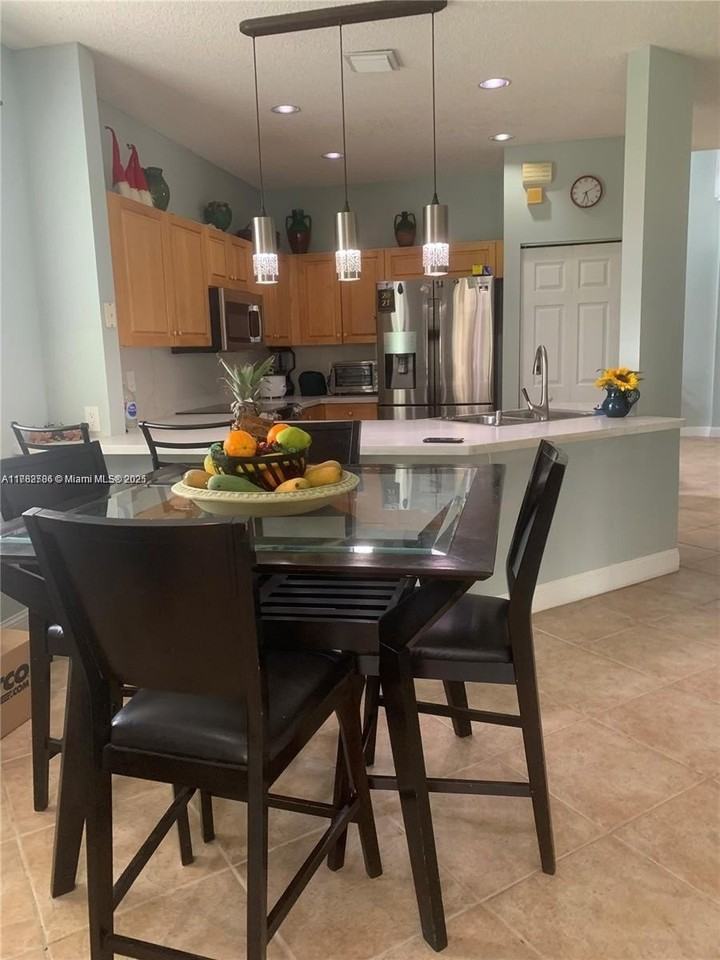 1510 Zenith Way #1510 - Photo 6 of 29