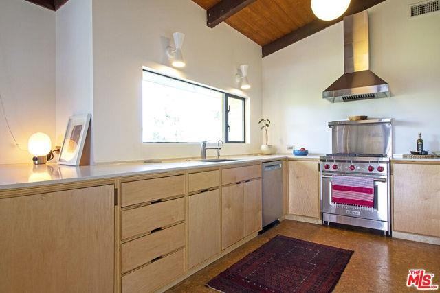 1620 Marion Dr - Photo 3 of 8