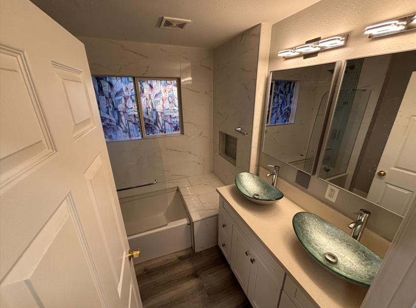 Hazelcrest Dr - Photo 4 of 9