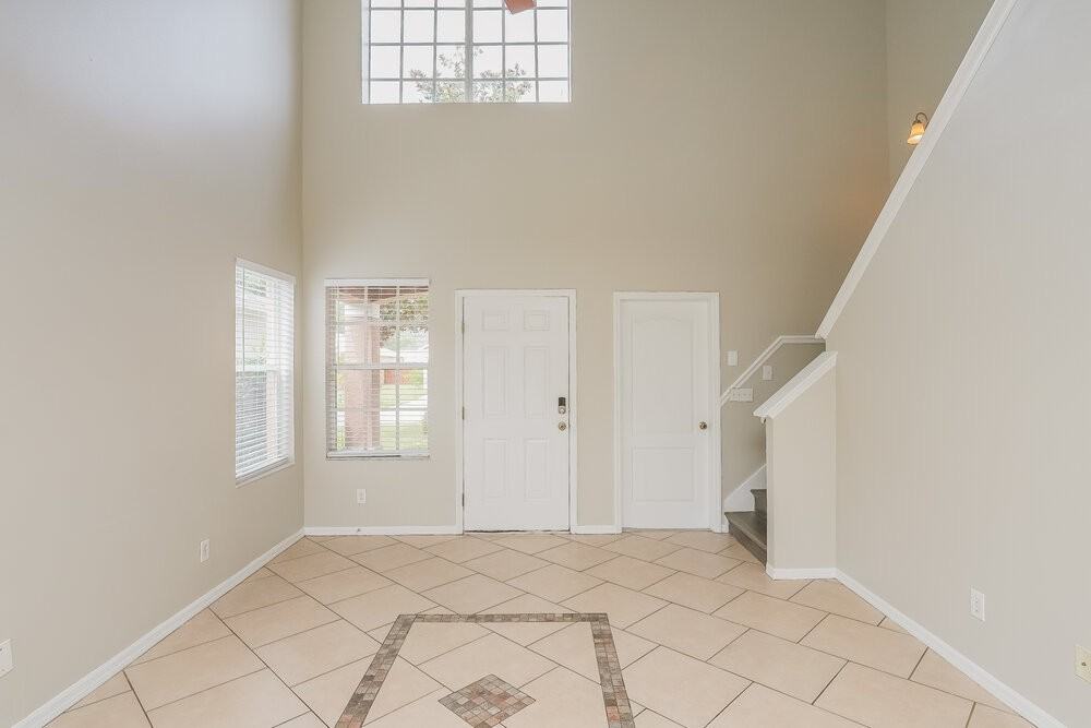 12723 Adventure Dr - Photo 4 of 17